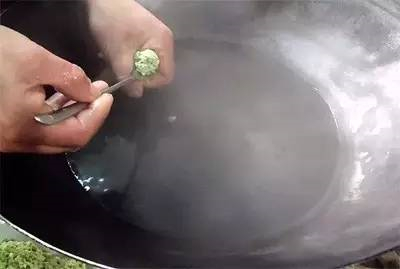 【创新菜】水晶粉煮毛豆丸