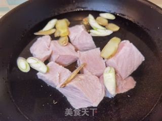 自制猪肉肉松的做法步骤：2