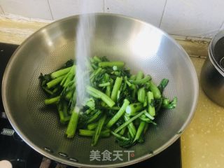 清炒菜心的做法步骤：4