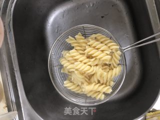 黑椒牛排意面的做法步骤：3