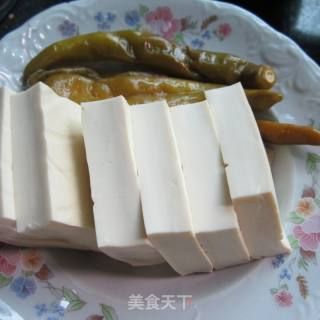 酸辣椒蒸豆腐的做法步骤：1