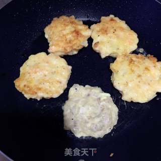 香煎虾饼的做法步骤：4