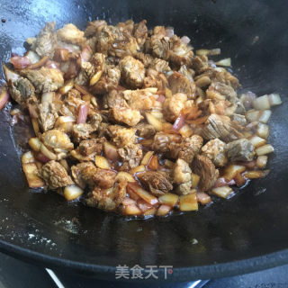 洋葱牛肉咖喱饭的做法步骤：8