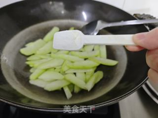 佛手瓜炒牛肉的做法步骤：6