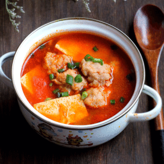 西红柿肉丸豆腐汤的做法