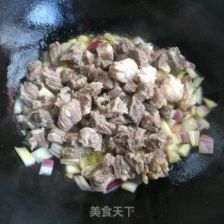 洋葱牛肉咖喱饭的做法步骤：7