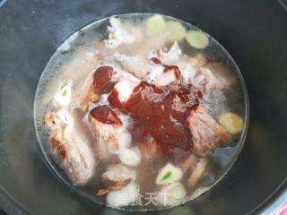 土豆炖排骨+花卷一锅出的做法步骤：9