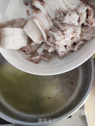 小炒回锅肉的做法步骤：3