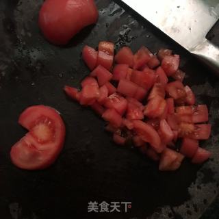 黑椒鸡腿肉番茄乌冬面的做法步骤：2