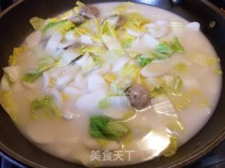 鲮鱼饼虾仁汤年糕的做法步骤：7