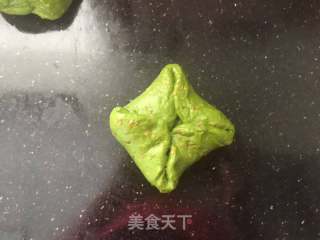 亚麻籽桂圆抹茶软欧的做法步骤：11