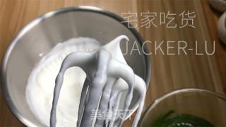 抹茶棉花糖夹心派，丝滑巧克力外壳、入口即化，甜蜜棉花糖、弹性十足。的做法步骤：8