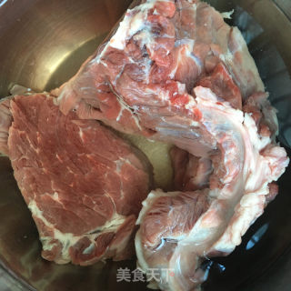 洋葱牛肉咖喱饭的做法步骤：1