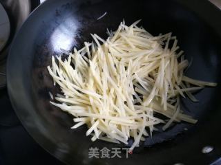 卤肉土豆丝卷饼的做法步骤：6