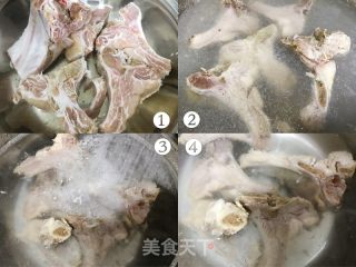 韩式香浓猪脊骨土豆浓汤的做法步骤：1