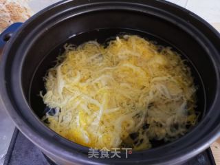 五花肉炖酸菜的做法步骤：6