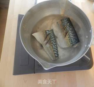 青花魚味噌煮的做法步骤：4