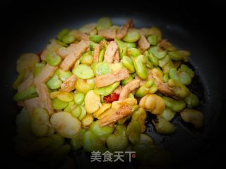 蚕豆炒肉的做法步骤：5