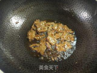 东北野山珍~肉炒刺老芽的做法步骤：5