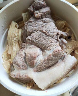 清蒸白切肉和腐竹的做法步骤：5