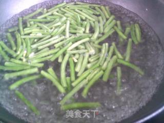 榨菜丝带豆炒茭白的做法步骤：6