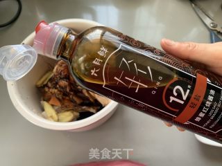 卤猪肘的做法步骤：6