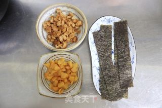 鸡肉萝卜紫菜包饭的做法步骤：2