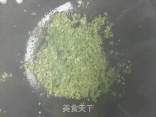 青椒炒干巴菌的做法步骤：7