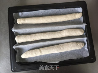 【法式长棒】嚼劲十足的法式长棒的做法步骤：9