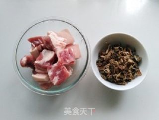 梅干菜烧肉的做法步骤：1