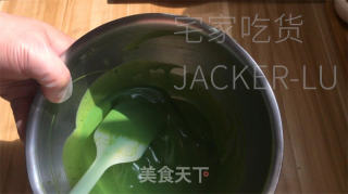 抹茶脆皮奶油杯、香脆巧克力脆皮、清新茶香奶油，令人回味无穷。的做法步骤：5