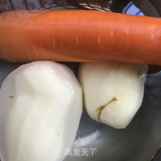 咖喱牛肉盖浇饭的做法步骤：1