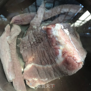 咖喱牛肉土豆盖饭的做法步骤：1