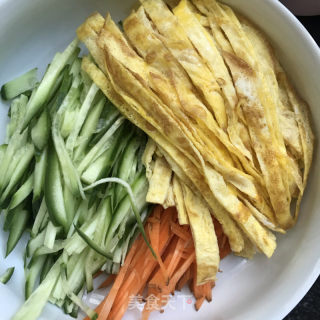 玉米火腿紫菜包饭的做法步骤：5