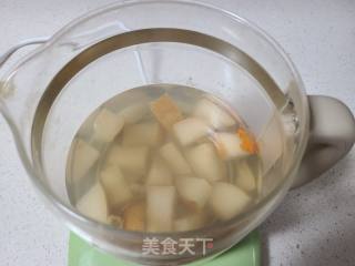 雪梨菊花枸杞茶的做法步骤：6