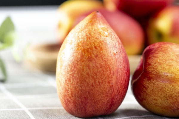 油桃的功效与作用、禁忌和食用方法 油桃有什么功效与作用、禁忌和食用方法