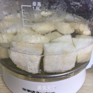 冰糖雪梨汤的做法步骤：2