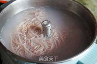 香菇牛肉酱米线的做法步骤：4