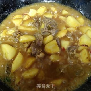 牛肉咖喱炖土豆的做法步骤：6