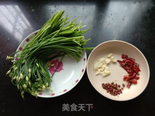 炝炒韭菜苔的做法步骤：1