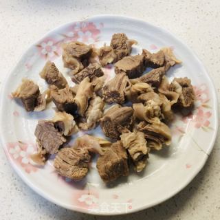 吃了还要再添饭的一道菜——泰式咖喱牛肉的做法步骤：2