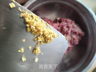 咸蛋蒸肉饼的做法步骤：2