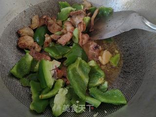 青椒炒肉的做法步骤：5