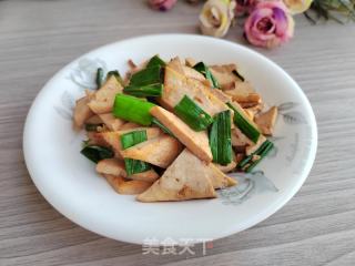 蒜苗炒豆干的做法步骤：6